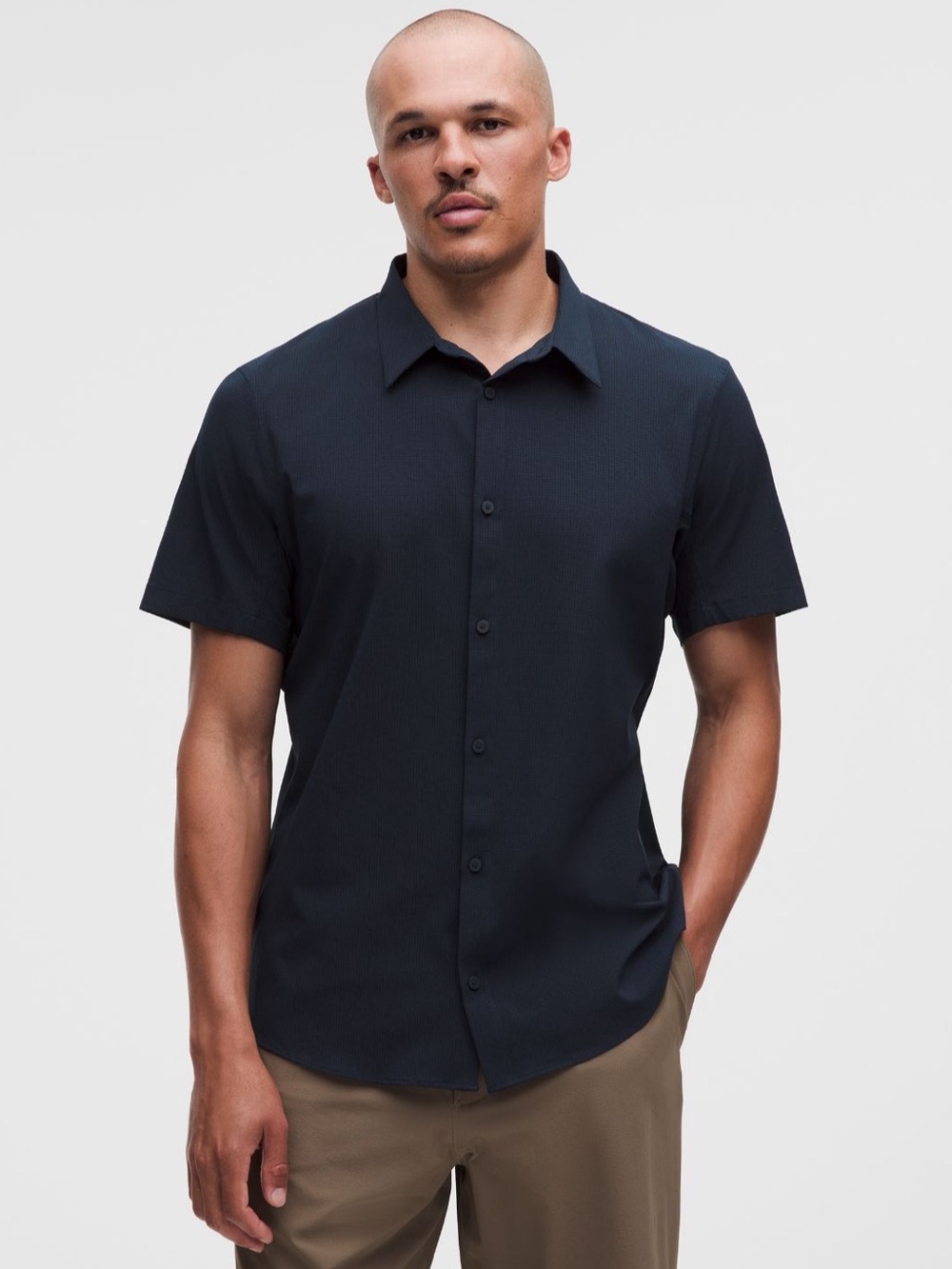 Lululemon Airing Easy Men's Short-Sleeve Button-Down Shirt in Navy